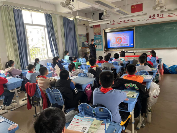 九游会J9并现场通过有奖问题的花式加深学生们对邪教的意志-九游娱乐 - 最全游戏有限公司